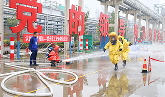 赛场砺剑护安全！老王论坛
2025消防技能比武巅峰对决